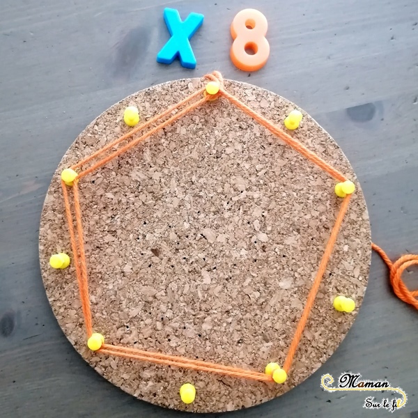 apprendre - réviser ses tables de multiplicayion en s'amusant - ludique - pédagogie waldorf - activité éducative mathématiques - Fabriquer des étoiles avec laine et liège - créatif - mslf