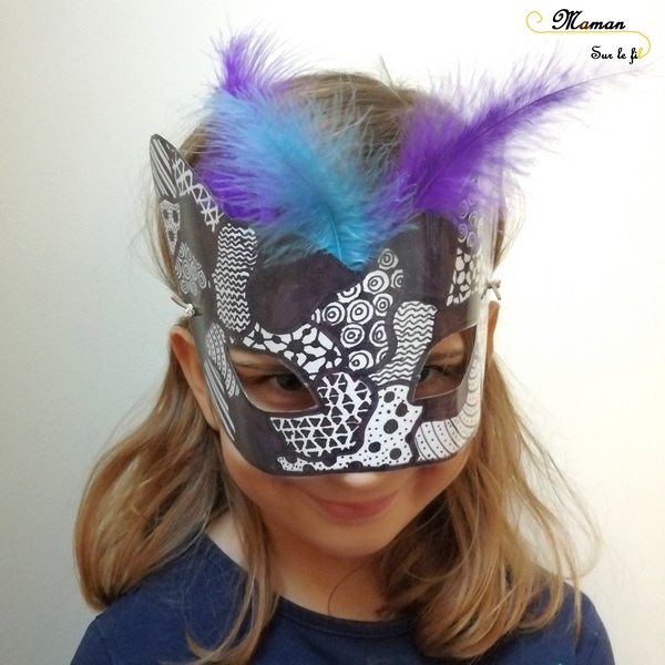 Activité enfants - fabriquer des masques graphiques noirs et blancs - graphisme et plumes - carnaval - Mardi - Gras - diy - fait maison - mslf