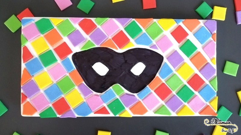 Activité enfants - Créer un tableau masque noir et arlequin - gommettes mousse carrées - carnaval - Mardi - Gras - diy - fait maison - mslf