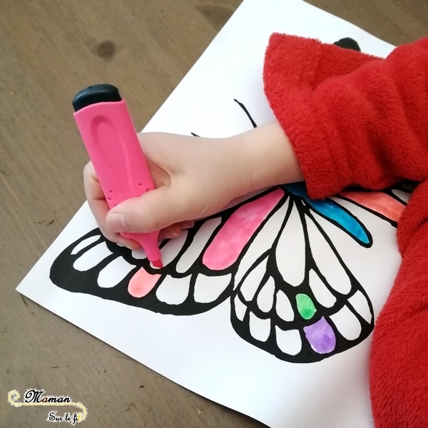 Activité enfants - suspension de papillons en 3 techniques - arbre haie jardin - Couleurs et décoration - Coloriage fluos aux surligneurs - mslf