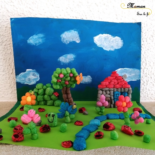 Activité enfants - Créer un paysage printanier en playmais - flocon de mais - jardin des insectes - petites bêtes - Maison, arbre, fleurs, coccinelles, papillons, abeilles - activité créative - mslf