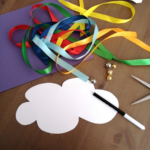 Bricolage arc-en-ciel pour les petits