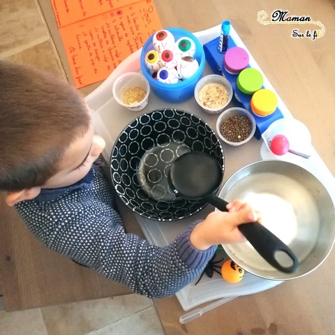 Activité enfant - Laboratoire atelier de potions pour petits sorciers Halloween grimoire sorcière expériences