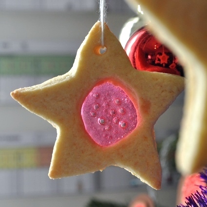 Activité enfants - Cuisine - Sablés vitraux de Noël - Décoration à suspendre sapin - bonbons - mslf