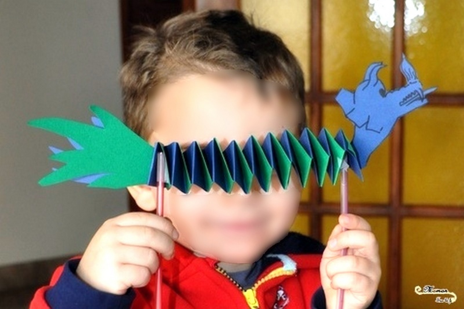 Comment Fabriquer Un Dragon Chinois Geant Fabriquer un dragon du Nouvel An Chinois {Activité} - Maman Sur Le Fil