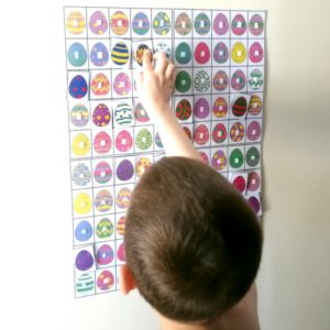 Activité enfants - jeu de pâques diy fait maison - Chasse aux 100 oeufs géante - printable gratuit - à imprimer gratuitement - jeu évolutif - mslf