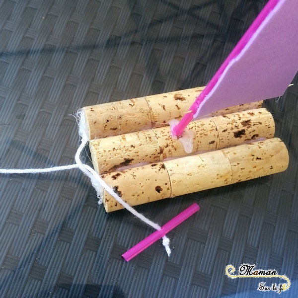 Activité manuelle enfants - bricolage récup - fabriquer un bateau voilier avec bouchons de liège - à tirer - paille - diy - fait maison - mslf