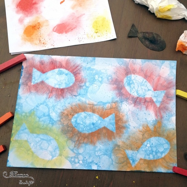 Aquarium, mer en peinture aux bulles - contours de poissons aux pastels - Poissons et été - Fonds marins - arts visuels maternelle - activité enfants - mslf