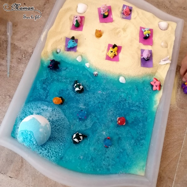 Invitation à jouer : Bac sensoriel Plage Hatchimals - Boules de bain, paillettes et eau - Lagon, tropiques - bulles, brillant, mousse - expérience, vue, odorat - Activité enfants - mslf