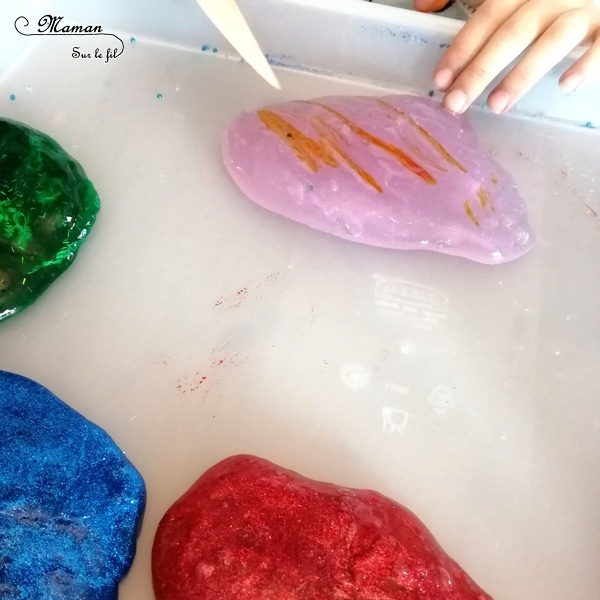 Customiser, personnaliser du slime selon les thèmes - activité sensorielle et créative enfants - Paillettes, perles, colorants - Différentes textures - Toucher et patouille - mslf