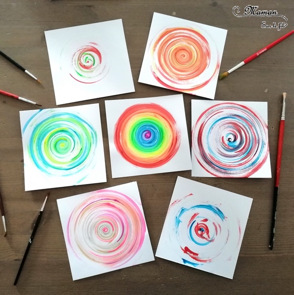 Peindre avec un tour de potier - Le détourner - Peinture, cercles et mélanges de couleurs primaires - Pinceaux et gouttes de peinture - Rotation avec feutre et stylos - activité créative enfants - arc-en-ciel - arts visuels maternelle - mslf