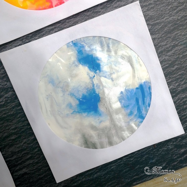 Activité créative enfants - technique de peinture rigolote - 4 saisons dans une pochette à CD - Peinture propre - Couleurs et sensoriel - Arts visuels - printemps, été, hiver, automne - maternelle - mslf