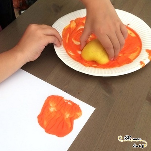 Créer des citrouilles Halloween avec des empreintes de pomme - Peinture et dessin - Activité créative enfants - Automne et Halloween - Récup et Nature - Décoration Halloween - Arts visuels - maternelle - mslf