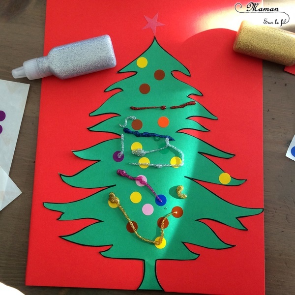 Activité manuelle enfant - Décorer le sapin de Noël avec des gommettes et du gel pailleté - Découpage, paillettes - créative - Arts visuels maternelle et pré-scolaire Noël et Hiver - mslf