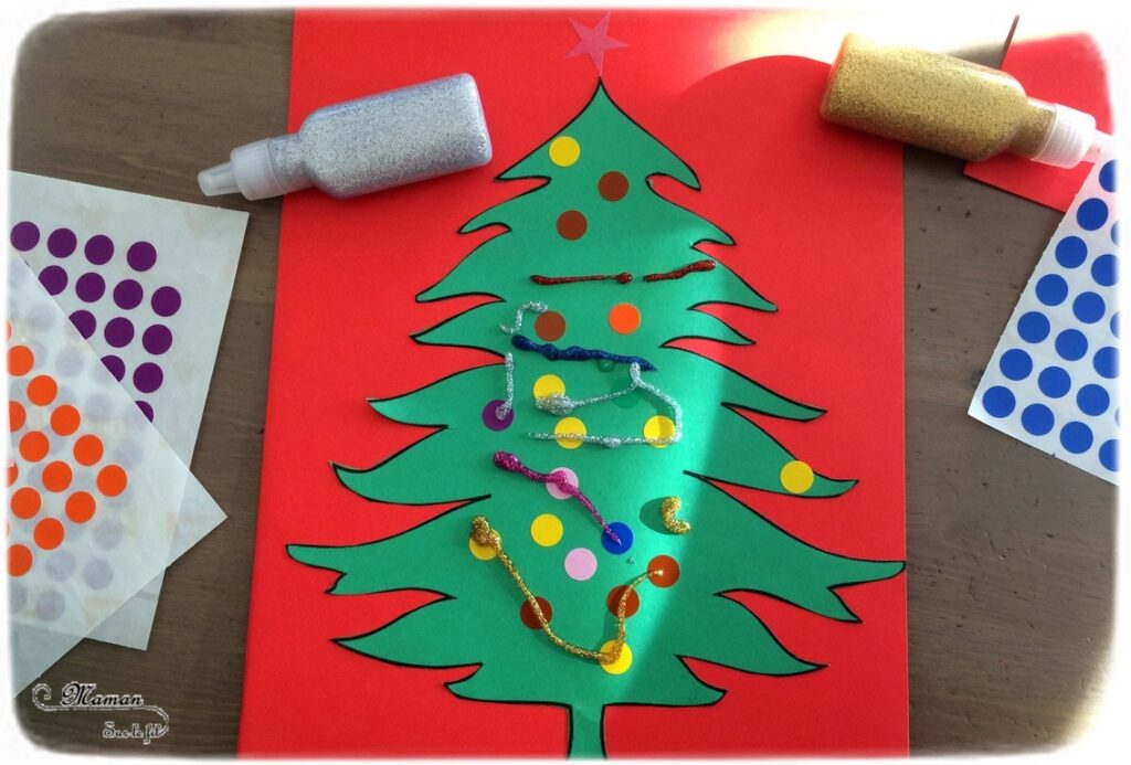 Activité manuelle enfant - Décorer le sapin de Noël avec des gommettes et du gel pailleté - Découpage, paillettes - créative - Arts visuels maternelle et pré-scolaire Noël et Hiver - mslf