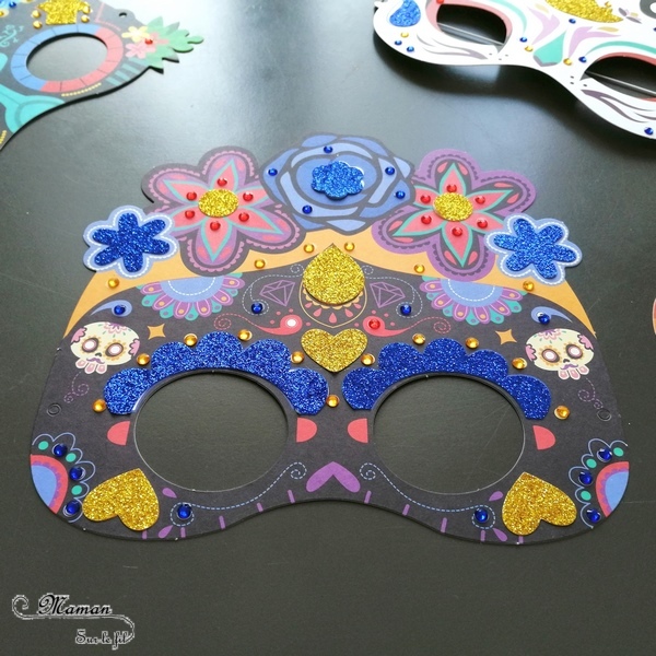 Activité enfants - Kit créatif - Pochette de 6 masque brillants de Gründ - Masques autour du monde à décorer avec des strass et des autocollants pailletés - Mexique, Russie, Japon, Egypte - Carnaval et Mardi-Gras - mslf