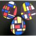 Activité créative enfants - Oeufs de Pâques à la façon de Mondrian - A la manière de - Peinture et coloriage au masking-tape - Géométrie - Perpendiculaires et parallèles - Travail sur les couleurs primaires - Découverte d'un artiste - technique Peinture ludique Utilisation de la règle - Bricolage de Pâques - Œufs décorés peints - Arts visuels maternelle ou cycle 2 - Chasse - mslf