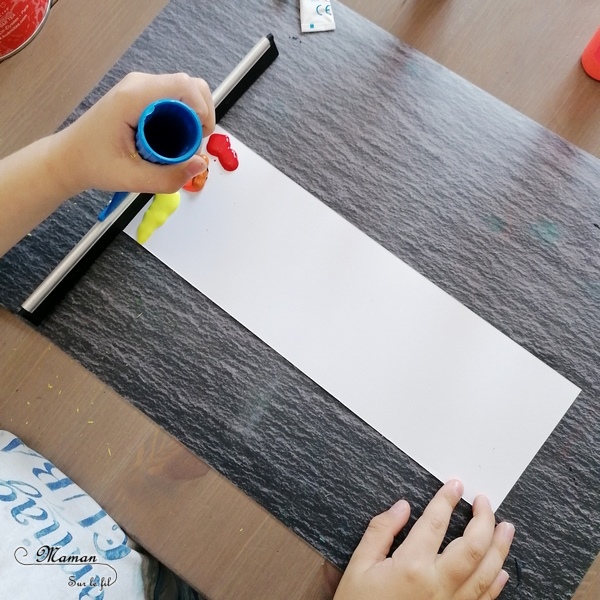 Activité créative et manuelle enfants - Peindre des petits carrés créatifs aux couleurs de la savane au coucher du soleil - Animaux et Arbre - Peinture à la raclette et aquarelle - Girafe, Eléphant, Zèbre, Guépard, Lion - Découpage - Collage - Techniques de peinture - Jeu sur couleurs et noir - Deux façons - créativité - DIY - Fait maison - Afrique et Kenya - Découverte d'un pays - Espace et géographie - arts visuels et atelier maternelle et Cycles 1, 2 - Projet collaboratif pour les services pédiatriques des hôpitaux - Eté - mslf