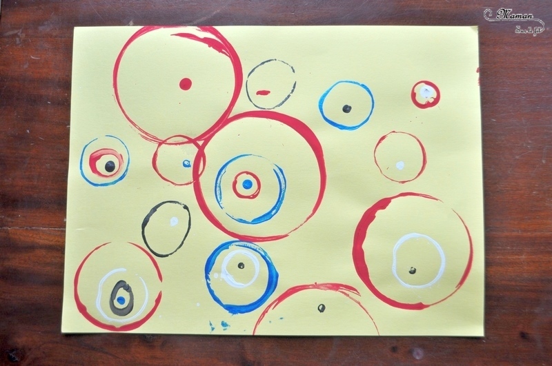 Activité créative et manuelle enfants - Peinture de quelques cercles et ronds à la façon de Vassili Kandinsky - Objets du quotidien comme tampon - géométrie - Formes géométriques, tri par taille - cercles concentriques - A la manière de - Peinture et artiste - Travail sur les couleurs - Découverte d'un artiste Mesure - Pointillisme - Arts visuels maternelle ou cycle 2 - mslf