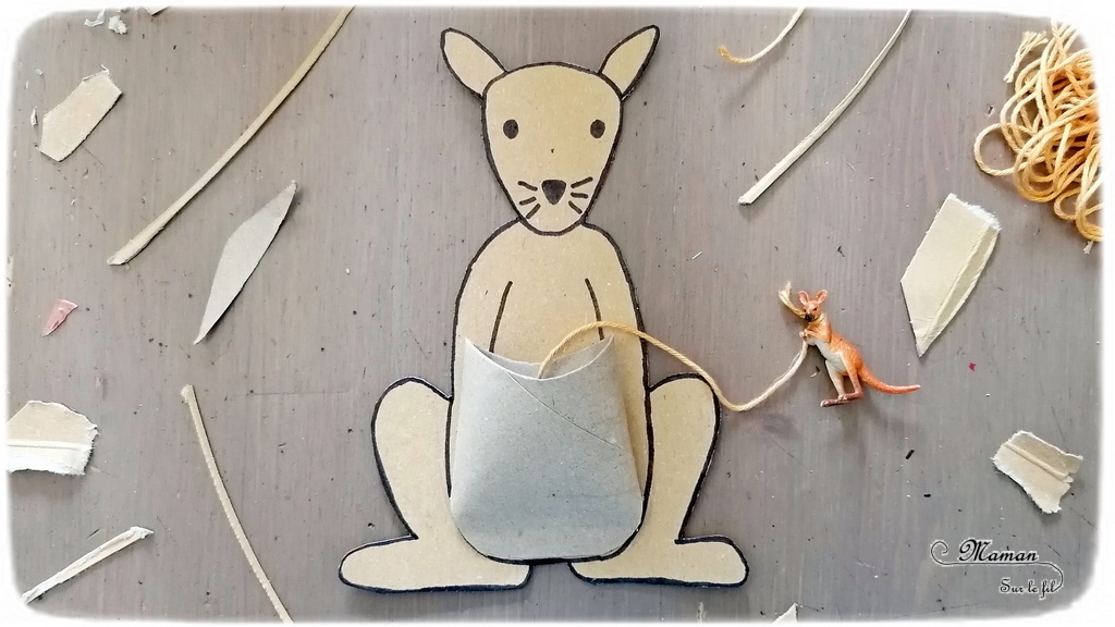 Activité créative et manuelle enfants - Bilboquet DIY Kangourou - Bébé et Poche en carton de récup' - colis et rouleau de papier toilette ou PQ - Jeu fait maison sur l'Australie - Dessin - Animaux australiens, de la steppe et de la savane - Créativité - Océanie et Australie - Découverte d'un pays - Espace et géographie - arts visuels et atelier maternelle , Cycle 1, 2 et 3 - Eté - mslf