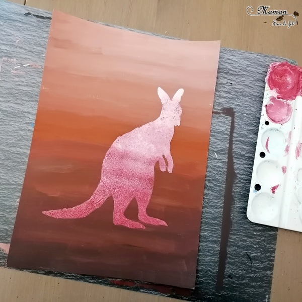 Activité créative et manuelle enfants - Kangourou en dégradé de couleurs - peinture - Couleurs chaudes - Animaux australiens - technique avec ajout de blanc et de noir - Découverte d'une technique artistique - Créativité - Océanie et Australie - Découverte d'un pays - Espace et géographie - arts visuels et atelier maternelle, Cycle 1, 2 et 3 - Eté - mslf