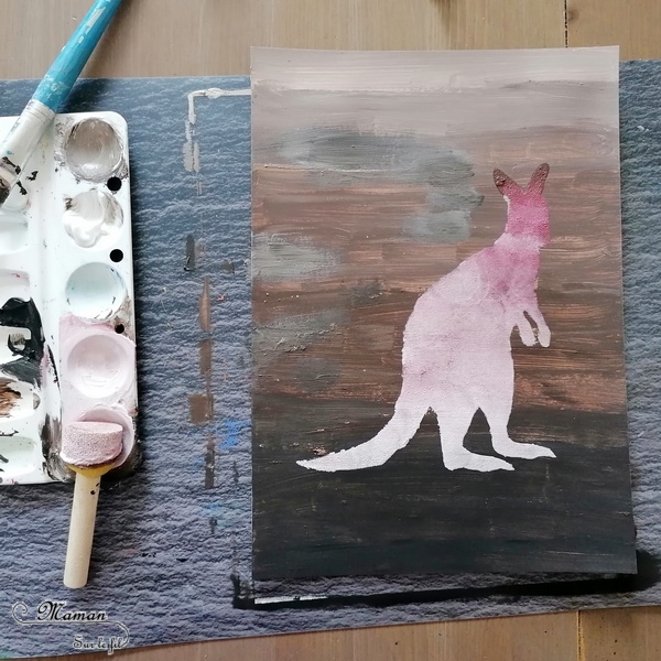 Activité créative et manuelle enfants - Kangourou en dégradé de couleurs - peinture - Couleurs chaudes - Animaux australiens - technique avec ajout de blanc et de noir - Découverte d'une technique artistique - Créativité - Océanie et Australie - Découverte d'un pays - Espace et géographie - arts visuels et atelier maternelle, Cycle 1, 2 et 3 - Eté - mslf