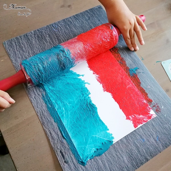 Activité créative et manuelle enfants - Reproduire le drapeau hollandais avec un rouleau à pâtisserie, du cellophane et de la peinture - technique rigolote - Créativité - Europe - Pays-Bas, Hollande, Néerlandais - Découverte d'un pays - Espace et géographie - arts visuels et atelier Cycle 1 ou 2 - Maternelle - mslf