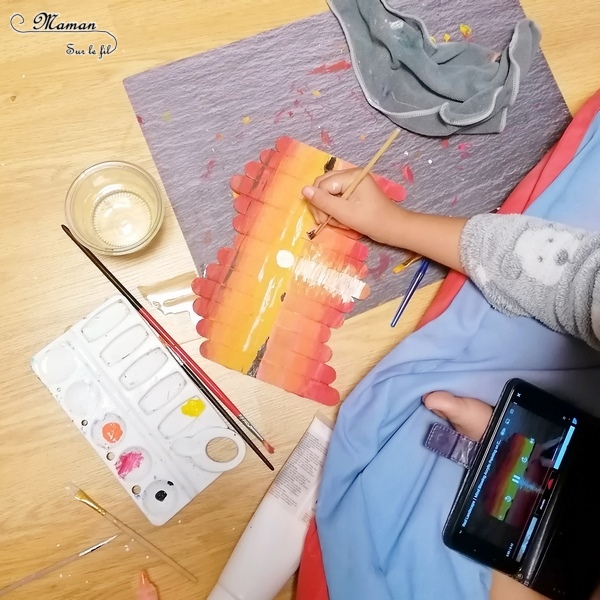 Activité créative et manuelle enfants - activité autonome de ma fille de 11 ans - Peinture sur bâtonnets de glace - Dégradés de couleur pour le coucher de soleil et noir pour les détails - Technique au couteau puis pinceau - Récup' - Arts visuels cycle 3 - peinture - Couleurs chaudes - Thème dauphin, mer, plage été - Découverte d'une technique artistique - Créativité - Océan - mslf