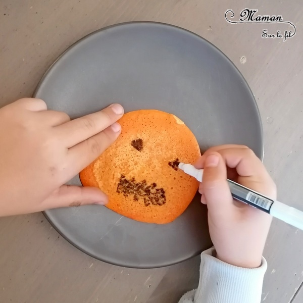 Activité créative et manuelle enfants - Cuisine et pâtisserie ludique - Pancakes ou crêpes Citrouilles d'Halloween - Dessin - Cuisine créative - Cake design - Décoration de gâteaux - Idées anniversaire sur thème Halloween et Automne - mslf