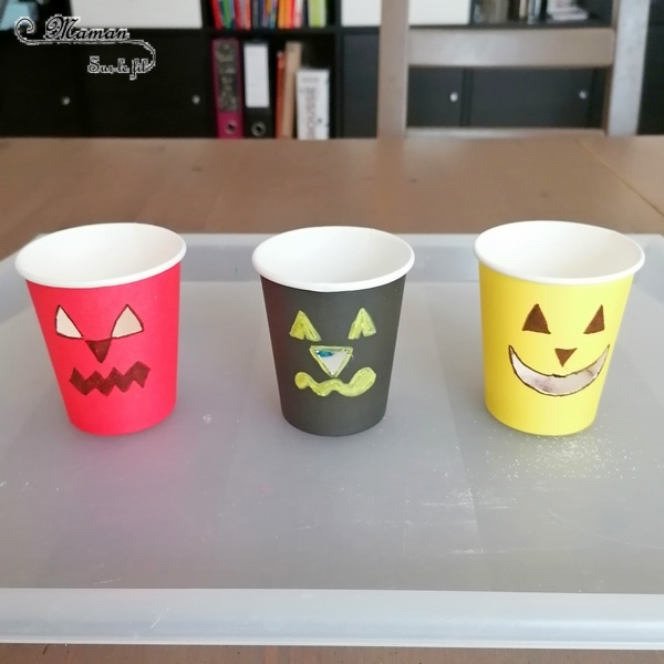 Activité créative et manuelle enfants - Expérience rigolote pour Halloween - Monstres d'Halloween qui dégoulinent avec mélange bicarbonate, vinaigre, colorant et liquide vaisselle - Facile et ludique - Verres en carton - yeux nez et bouche qui coulent - recréer des cerveaux à des verres squelettes - dégoûtant - mslf