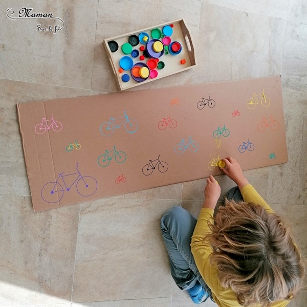 Activité manuelle enfants - Jeu DIY en récup' autour des vélos - Puzzle - Remets les roues au bon endroit en fonction de leur couleur et leur taille - Carton et bouchons de bouteilles - Travail autour des cercles, des couleurs et de la discrimination visuelle - Bricolage géant - Educatif et pédagogique adaptable - Fait maison - recyclage - Créativité - Europe - Pays-Bas, Hollande, Néerlandais - Amsterdam - Découverte d'un pays - Espace et géographie - atelier Cycle 1 ou 2 - Maternelle - mslf