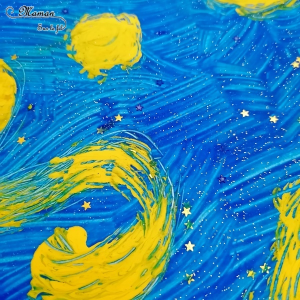 Activité manuelle et créative enfants - Revisiter le tableau La nuit étoilée de Vincent Van Gogh - Peintre hollandais - Peinture à la fourchette et au cure-dent gel pailleté - découpage papier noir - Découpage, collage - Découverte de l'art et d'un artiste - Nuit et étoiles - Créativité - Europe - Pays-Bas, Hollande, Néerlandais - Découverte d'un pays - Espace et géographie - arts visuels Cycle 2 ou 3 - Elémentaire - Tour du monde créatif - mslf