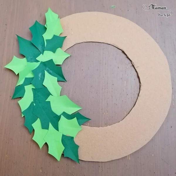 Faire des feuilles de papier dessin à gratter  Activité manuelle dessin,  Bricolage et loisirs créatifs, Activité manuelle noël primaire