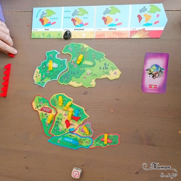 Jeu de société enfants - Défis Nature Grand Jeu Dinosaures de Bioviva - Jeu de plateau et de cartes pour 7 ans et + - Parfait pour aborder le thème de l'histoire, la préhistoire, les dinosaures, la Pangée et le déplacement des continents - Géographie ludique - Test et avis - jeu de cartes bataille - Rapidité, mathématiques et stratégie - fabrication française et éco-conception et production responsable - mslf