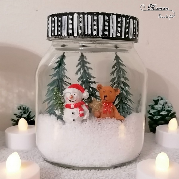 Activité manuelle et créative enfants - Fabriquer des bocaux de Noël ou d'hiver en récup' - Décoration table d'hiver ou de Noël - Fausse neige, sapins enneigés avec pommes de pin, figurines Faon, ours, bonhomme de neige - Animaux de la forêt - Peinture, dessin et nature - Sapins - Décoration fait maison - recyclage - Bricolage et Créativité - arts visuels Cycle 2 ou 3 - Cadeau - Elémentaire ou maternelle avec aide - mslf