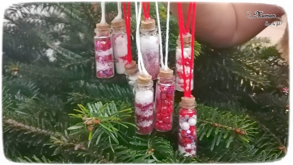 Activité manuelle et créative enfants - Fabriquer des mini-fioles de Noël à suspendre au sapin - façon sucre d'orge en rouge et blanc - Récup, paillettes et matériel créatif divers - Invitation à créer - Décorations fait maison pour le sapin - Décoration de classe - Bricolage et Créativité - arts visuels Maternelle, Cycle 1 ou 2 - Cadeau de fin d'année - Elémentaire ou maternelle - mslf