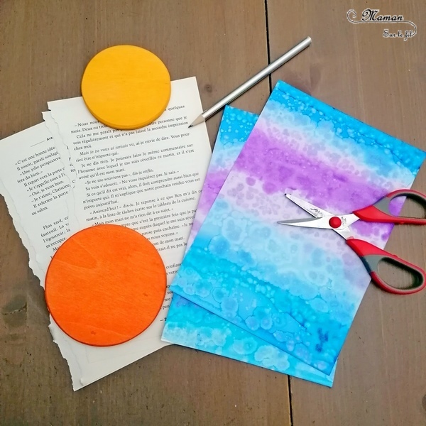 Activité manuelle et créative enfants - Bonhommes de neige avec des pages de livre, des boutons, des bâtons et du papier - Découpage et collage - Fond hivernal avec encre et gros sel - Bleu et violet - Technique pour fond Hiver - Récup - recyclage de livres abimés - Bricolage et Créativité - arts visuels Elémentaire, maternelle, Cycle 1, 2 - mslf