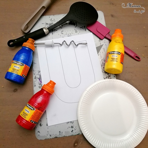 Abécédaire créatif - U comme Univers et Ustensiles - activité manuelle et créative enfants - Encre et gros sel - lignes horizontales - technique peinture avec ustensiles de cuisine - fouet, spatule... - apprentissage lettres alphabet - maternelle - Alphabets lettres creuses gratuit - créative - Projet Maternelle Cycle 1 - mslf