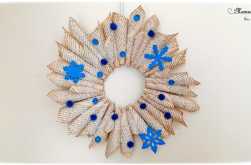 Activité manuelle et créative enfants - Fabriquer une couronne d'hiver avec un vieux livre jauni - Décoration de porte - Saisons - Pages découpées, roulées, collées - Motricité fine - blanc et bleu - Récup et surcyclage - recyclage de livres abimés - Bricolage et Créativité - arts visuels Elémentaire, maternelle, Cycle 1, 2 - mslf