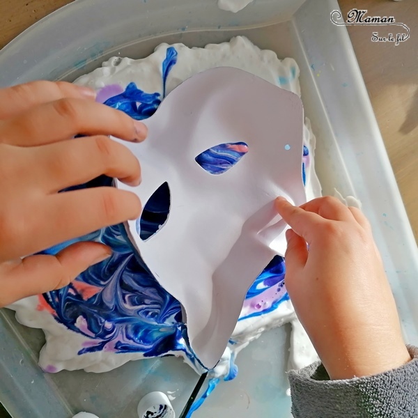 Activité manuelle et créative enfants - Fabriquer des masques marbrés pour le carnaval ou mardi-gras - Technique Mousse à raser et encre pour de jolies marbrures - Brésil et Carnaval de Rio - Bricolage DIY et Créativité - Masques fait maison pour la maternelle - arts visuels Elémentaire, Cycle 1 ou 2 - Découverte d'un pays, géographie - Amérique du Sud - mslf