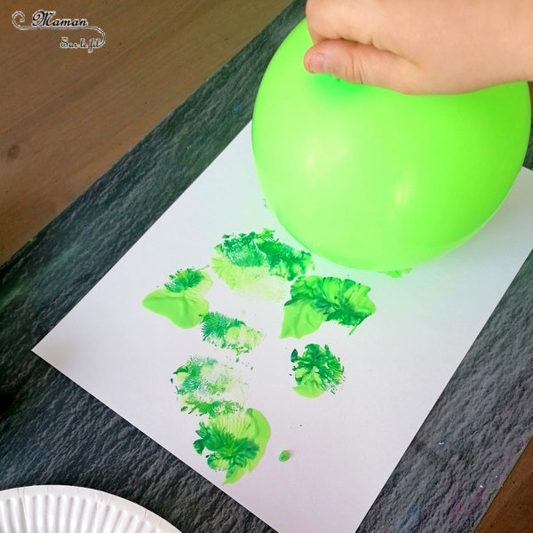 Activité manuelle et créative enfants - Peindre un champs printanier fleuri avec sa clôture en récup' - Peinture au ballon pour le fond - Peinture avec des pailles pour les fleurs - Barrière en bâtonnets de glace en bois - recyclage - Printemps, pré, herbe et Fleurs - Surcyclage - Bricolage et Créativité - arts visuels Elémentaire, maternelle, Cycle 1, 2 - Nature - mslf