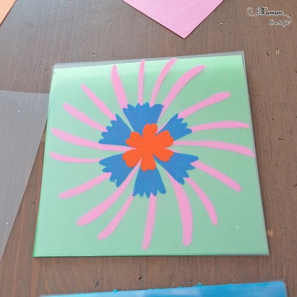 Activité manuelle et créative enfants - Fabriquer un jeu DIY pour inventer, créer et imaginer plein de fleurs - Bricolage Fait Maison avec des transparents - Feuilles plastiques transparentes - Marqueurs peinture - Couleurs - Saisons - Bricolage et Créativité - Peut être utilisé en reproduction de modèle - Atelier autonome maternelle - Cycle 1, 2 - Nature et Printemps - mslf