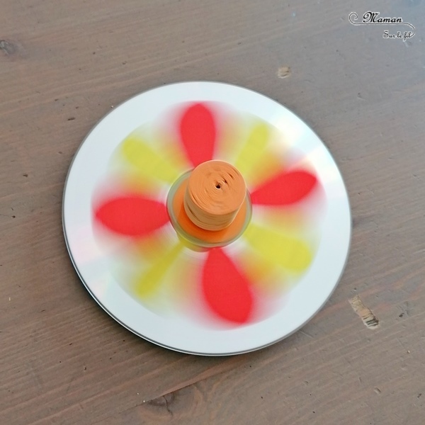 Activité manuelle et créative enfants - Fabriquer des toupies Fleurs DIY - Bricolage et jeu Fait Maison avec de la récup' - Vieux CD Bouchons en liège et billes - Printemps - Mélange des couleurs primaires - Dessin et motricité fine - Marqueurs peinture - Créativité - Maternelle - Cycle 1, 2 - Nature et Printemps - mslf