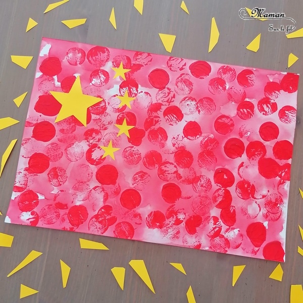 Activité créative et manuelle enfants - Reproduire le drapeau chinois à encre et en peinture au bouchon en liège - Technique ludique - Gommettes et découpage pour les étoiles - Créativité - Asie et Chine - Découverte d'un pays - Espace et géographie - arts visuels et atelier maternelle et Cycle 1 et 2 - mslf