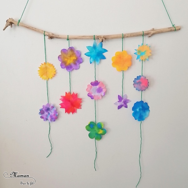 Activité manuelle et créative enfants - Créer une suspension de fleurs avec des filtres à café et de l'encre - Motricité fine, encre et pipettes - Mélange de couleurs - Printemps - Laine et Printemps - Décoration DIY et Fait Maison - Découpage - Créativité - arts visuels Elémentaire, maternelle, Cycle 1, 2 - Nature - mslf