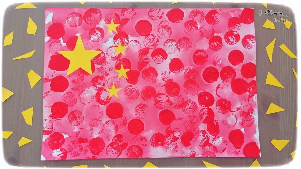 Activité créative et manuelle enfants - Reproduire le drapeau chinois à encre et en peinture au bouchon en liège - Technique ludique - Gommettes et découpage pour les étoiles - Créativité - Asie et Chine - Découverte d'un pays - Espace et géographie - arts visuels et atelier maternelle et Cycle 1 et 2 - mslf
