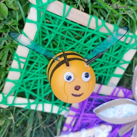 Activité manuelle et créative enfants - Créer des petits cadres en laine et récup' - Bâtonnets de bois de glace recyclage - Insectes : abeille avec un oeuf Kinder - Coccinelles en boutons - Papillon en rouleau de pq en carton et en papier - Printemps - Décoration DIY et Fait Maison - Créativité - arts visuels Elémentaire, maternelle, Cycle 1, 2 - Nature - mslf