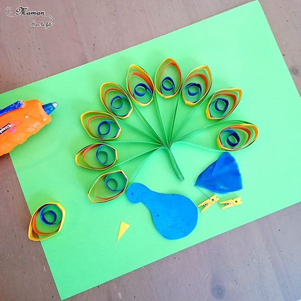 Activité manuelle et créative enfants - Fabriquer un paon avec des ronds de papier - Cercles et couleurs - Découpage et Collage - Initiation au quilling- Animaux de la ferme et oiseaux - Récup' - Utilisation des chutes de papier - Surcyclage et peinture - Bricolage et Créativité - arts visuels Elémentaire, maternelle, Cycle 1, 2 - Asie et Chine - mslf