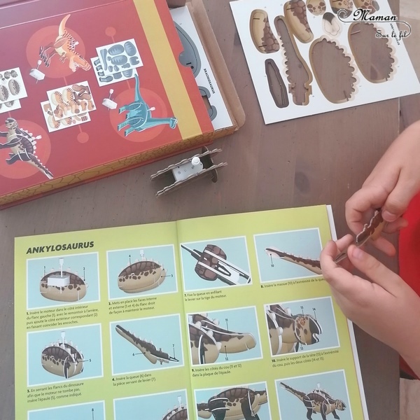 Activité manuelle et créative enfants - Coffrets et Kits Gallimard Jeunesse - Construis et découvre Dinosaures et Insectes et autres petites bêtes - Fabriquer des maquettes motorisées - Papillons, reptiles volants, scorpions, scarabées - Petit livre documentaire - Printemps - Bricolage Elémentaire, maternelle, Cycle 1, 2, 3 - Animaux - Nature - mslf