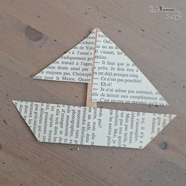 Activité créative et manuelle enfants - Fabriquer un bateau qui navigue sur la mer - Récup', papier déchiré, graphisme - Papier couleur Kraft, récup' de chutes de papier cadeau, bateau avec des pages de livre et un bâtonnet de glace en bois - dessins sur les vagues - navire qui coulisse pour naviguer sur les vagues - Thèmes océans, véhicules, été - Recyclage, surcyclage et Créativité - arts visuels et atelier maternelle et Cycle 1 et 2 - mslf